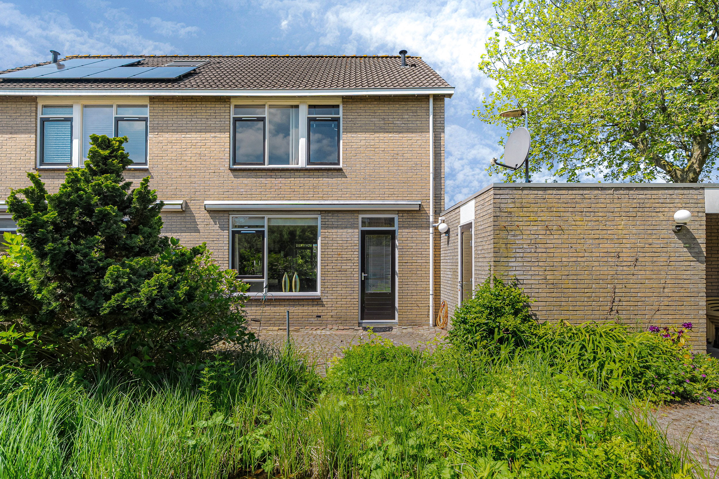 Papingastins 32, Leeuwarden 2