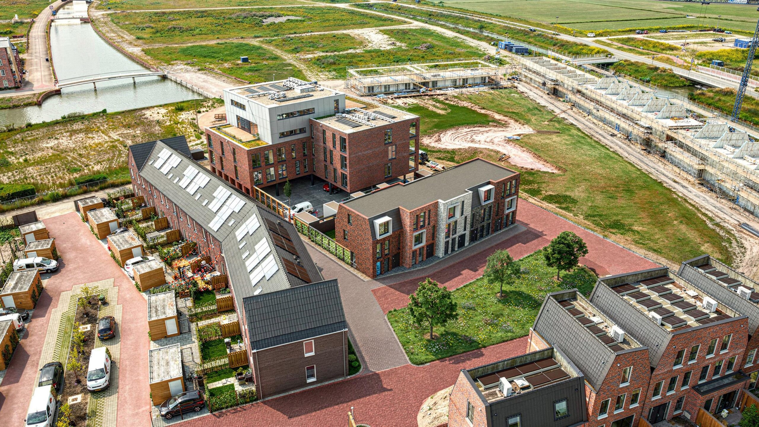 middelsee_drone_foto_met_herenhuizen