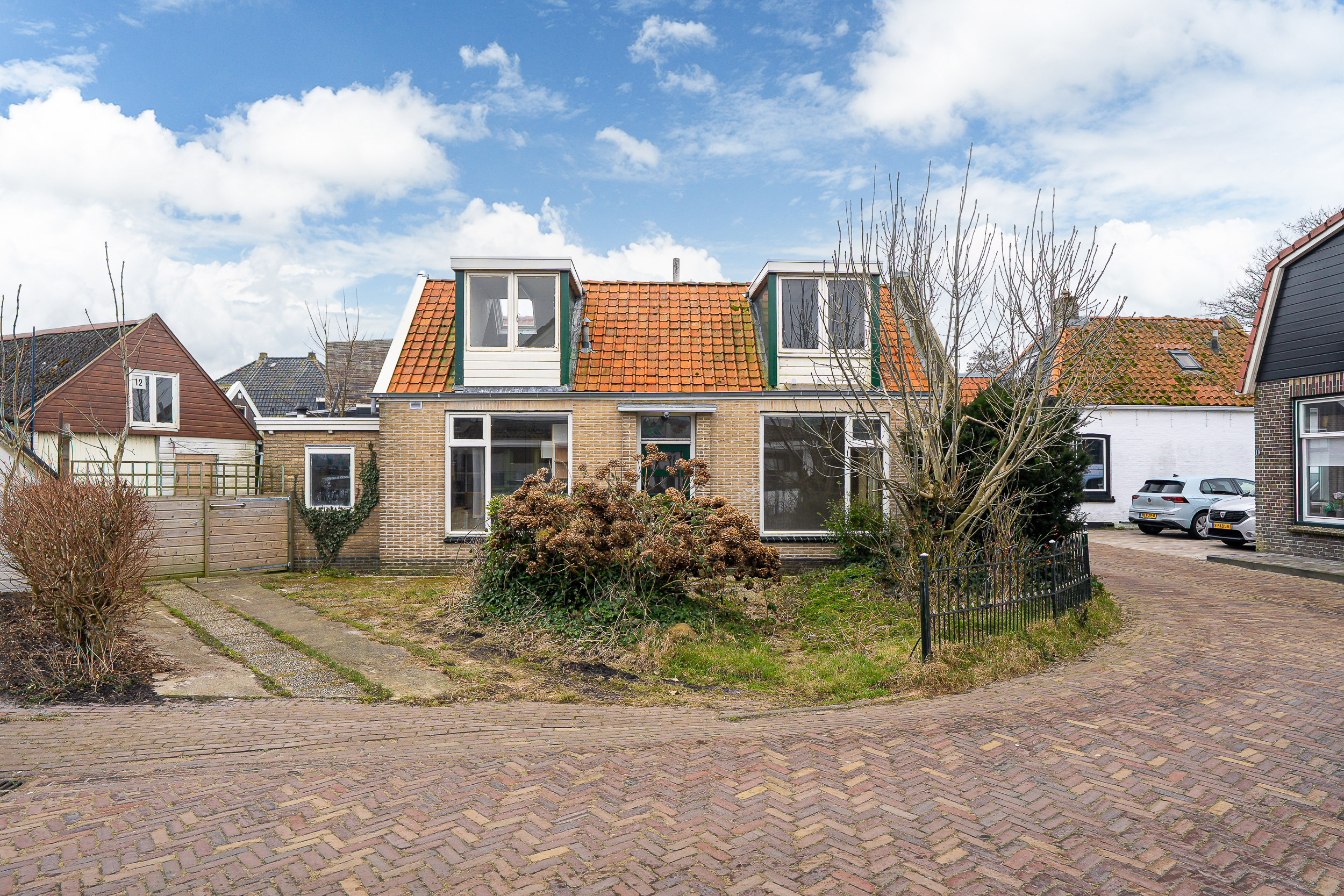 Dwinger 12, Stavoren 1