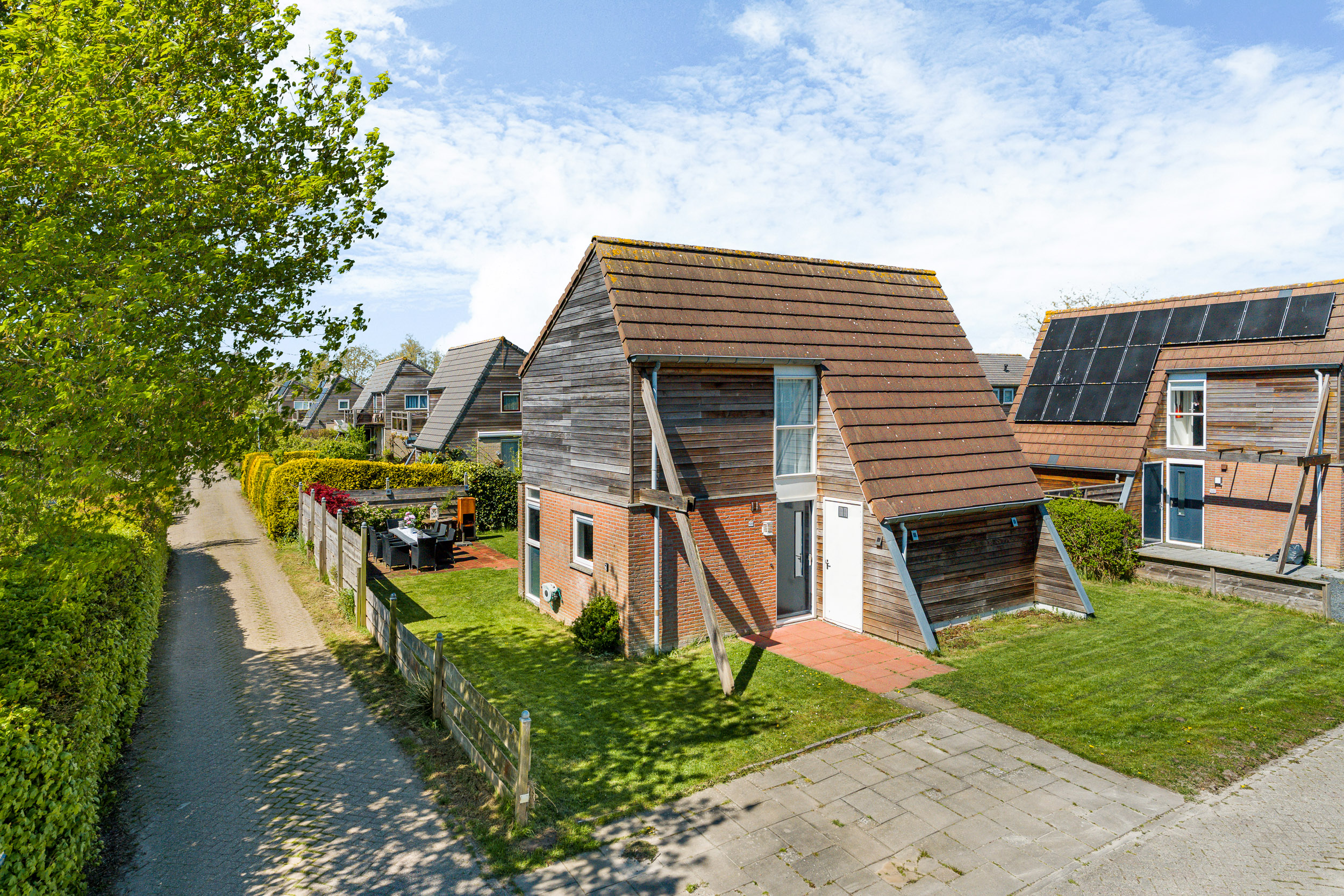 Yn 'e Lijte 109, Grou 1