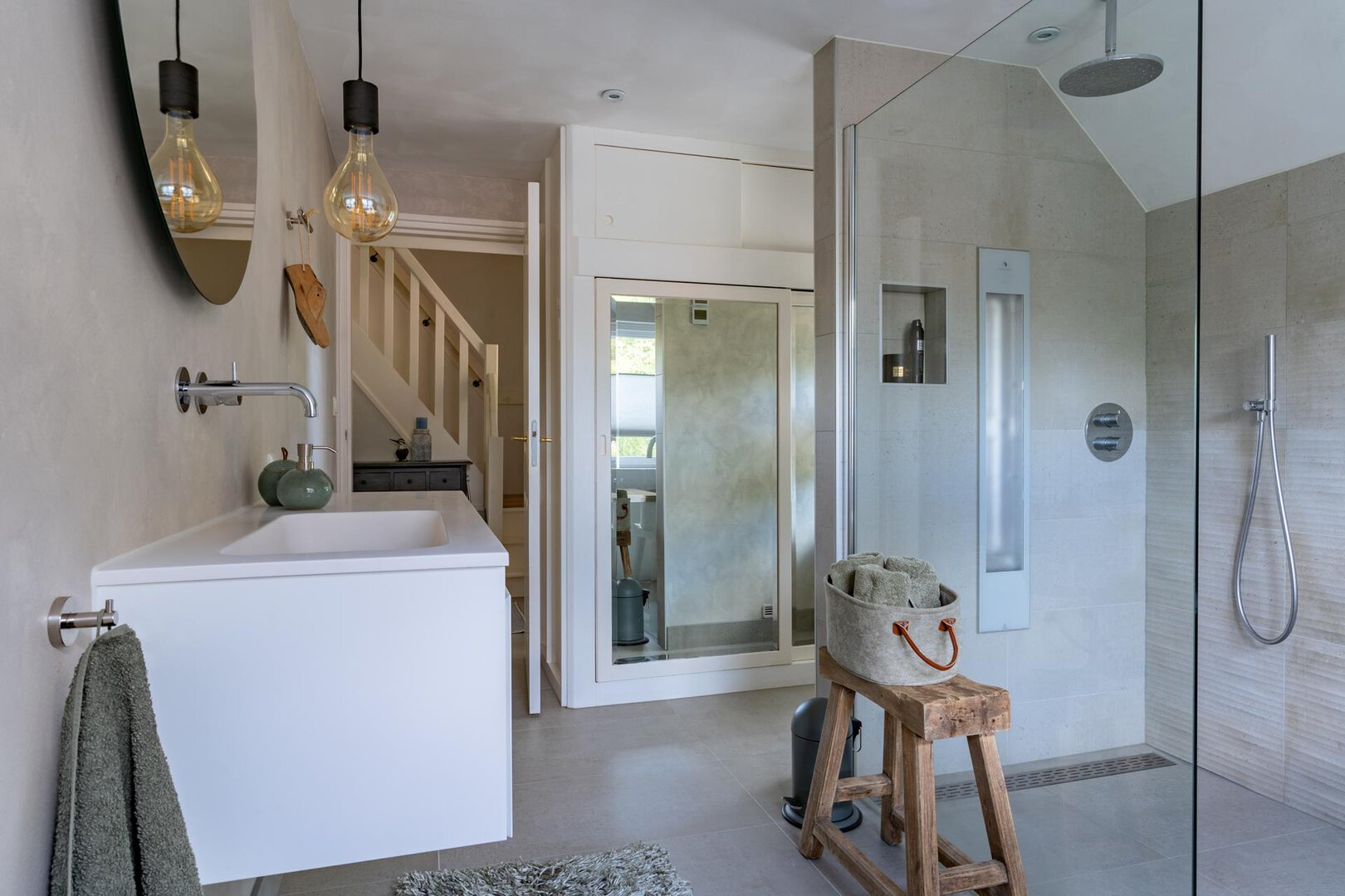 17009efbe9408bb5ec44ce98f5f3fe13.jpg