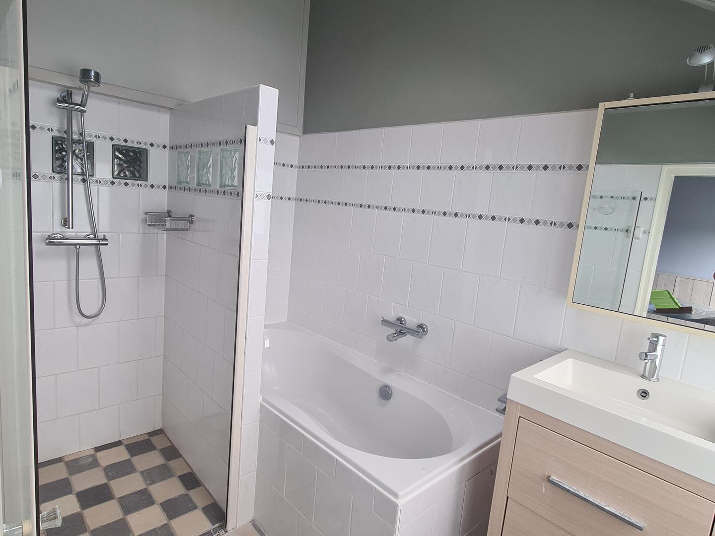 643ddc1ae2d19a6e1993506e4916c0e7.jpg