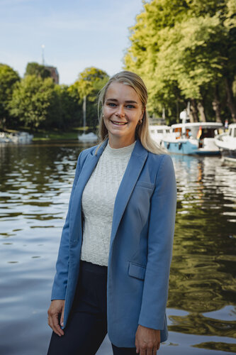 Anneke Hofstee