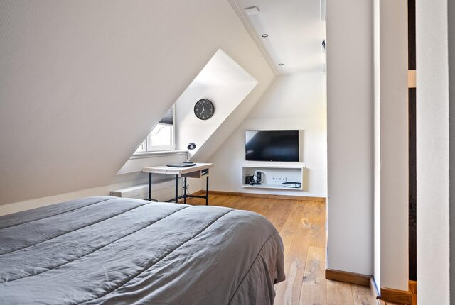 7fe25ab6a93b364d79cfec69d116df99.jpg