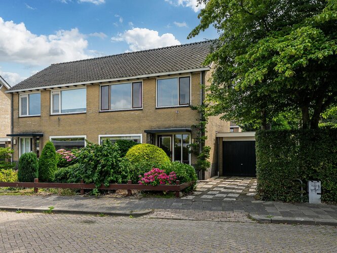 Pompeblêdstrjitte 7 STIENS