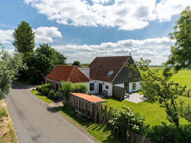 Sudhoekstermiddelweg 19 VROUWENPAROCHIE